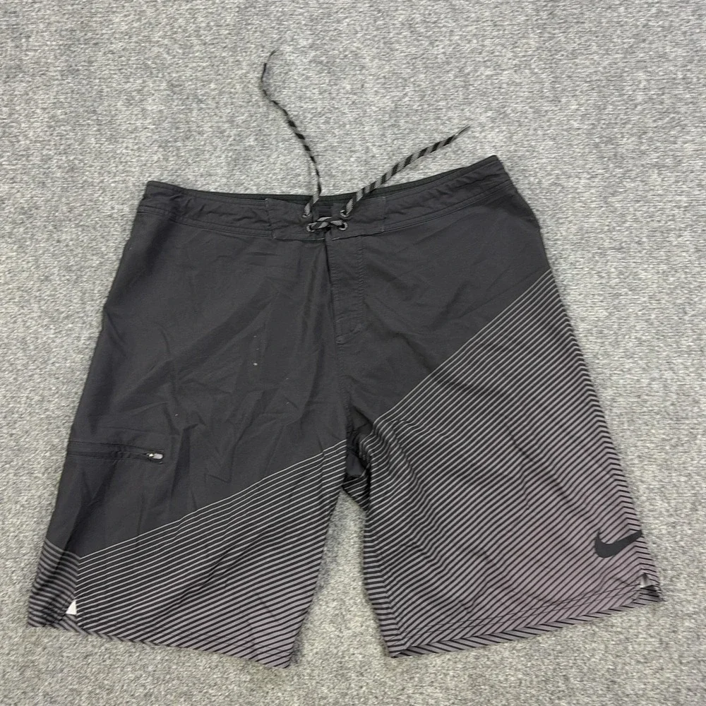 Nike Board Shorts Mens 38 Black Striped Swim Trunks Drawstring Pocket Stretch